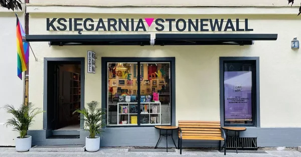 „Replika” w poznańskiej księgarni Stonewall